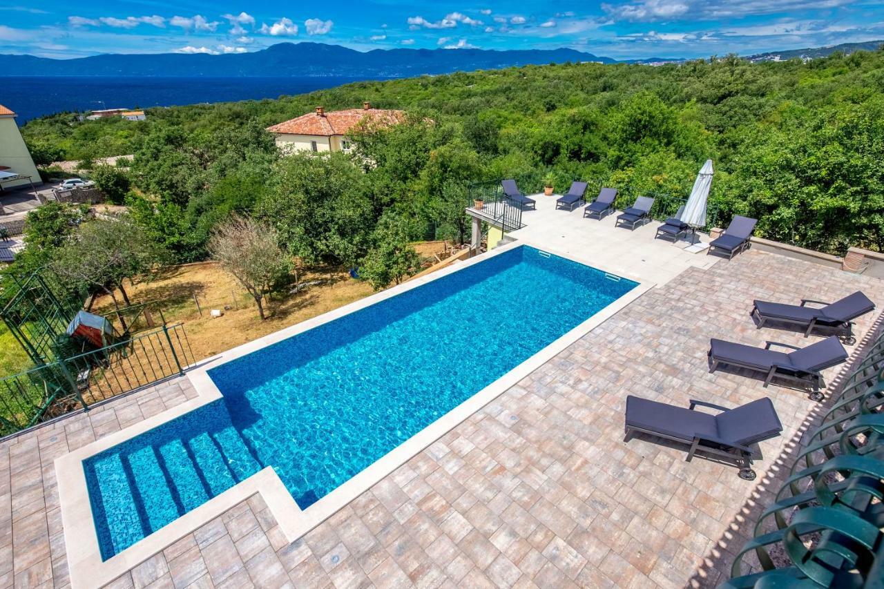 Luxury Apartments Kostrena With Pool Eksteriør bilde